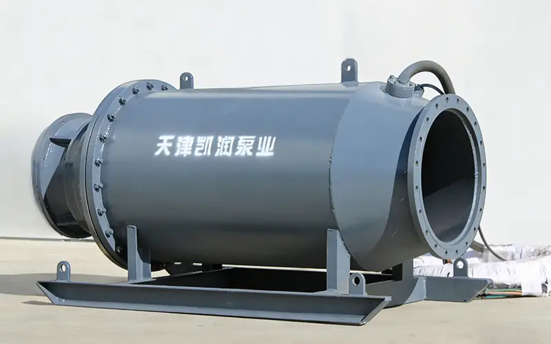 Horizontal axial flow pump with mounting base and large outlet flange