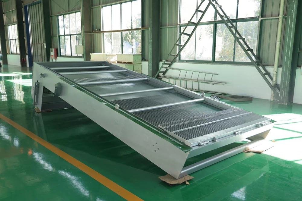 Industrial automatic mechanical bar screen ready for wastewater treatment plant installation